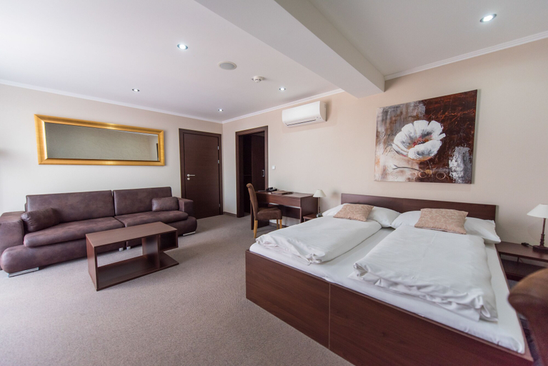 Bedroom 3, Hotel Galanta, Galanta