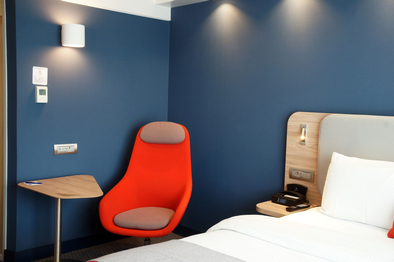 Bedroom 3, Holiday Inn Express ZÜRICH AIRPORT, Dielsdorf