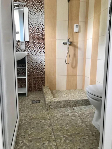 Bathroom 4, Babylonia Resort, Costinesti
