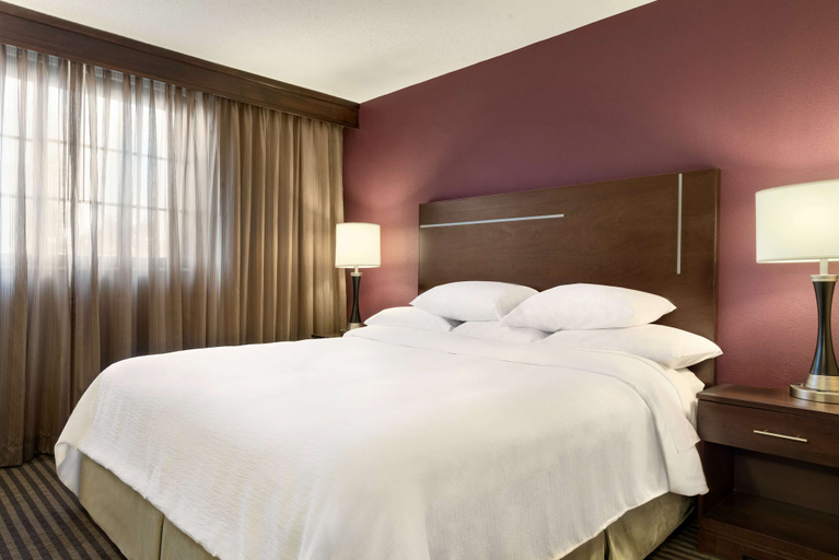 Bedroom 2, Embassy Suites Hotel Des Moines Downtown, Polk