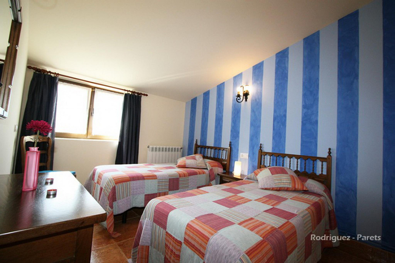 Bedroom 2, El Pradón, Cantabria