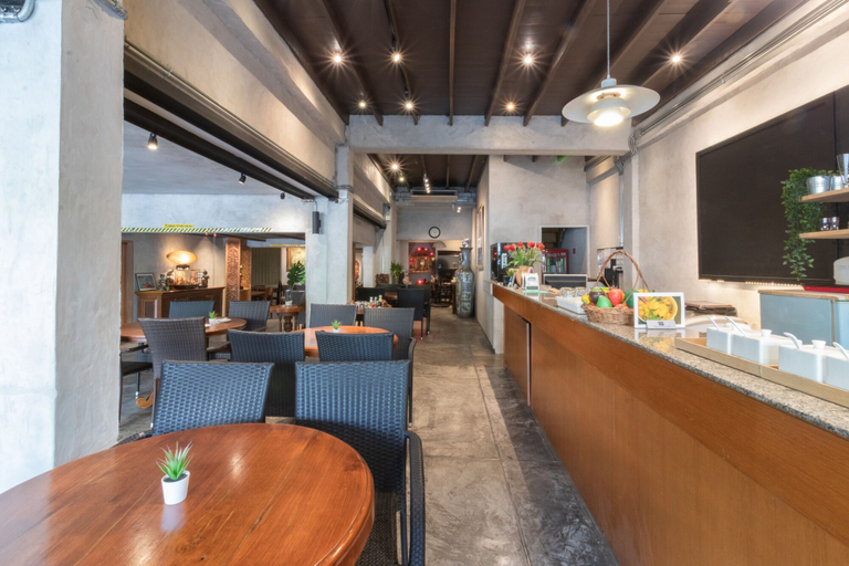 Food & Drinks 4, Intown Residence, Bang Rak