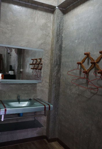 Bathroom 3, Ruen Lamai Lanna, Muang Chiang Rai
