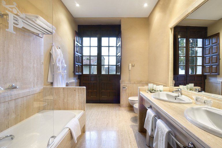 Bathroom 4, Parador De Santillana De Gil Blas, Cantabria
