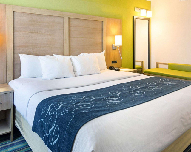 Bedroom 3, Comfort Suites Beachfront, Virginia Beach