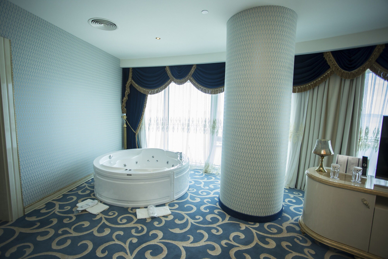 Bathroom 5, JRW Welmond Hotel & Casino Batumi, Batumi