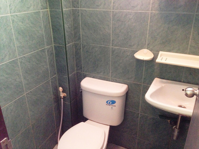 Bathroom 4, Amarin Inn, Phra Nakhon