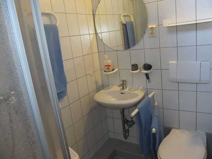 Bathroom 4, Pension Mahrets Puppenstube, Eisenach