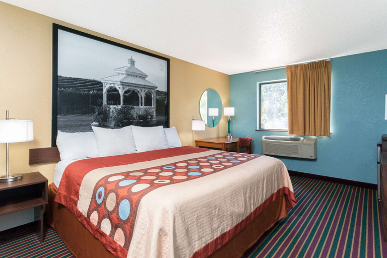 Bedroom 3, Super 8 by Wyndham Bath Hammondsport Area, Steuben