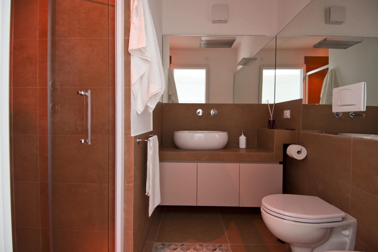 Bathroom, Casa Perugini, Bari