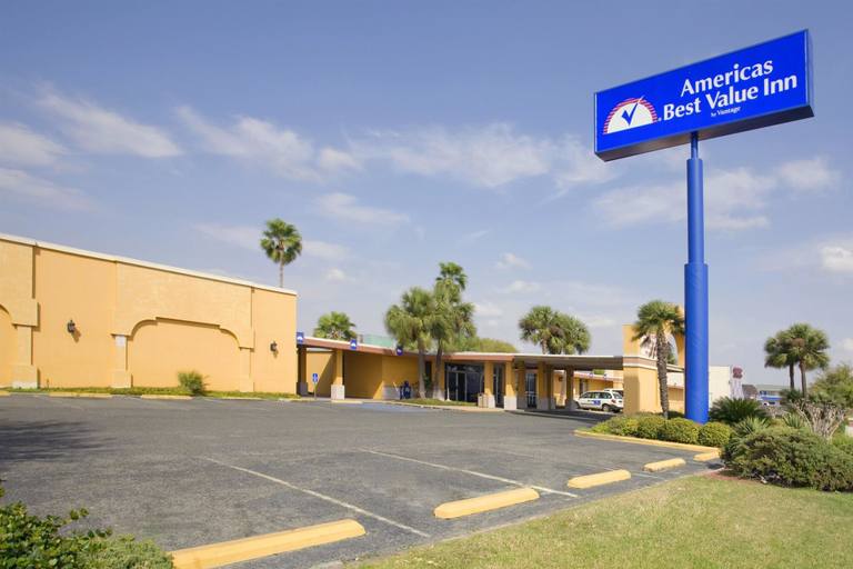 Exterior & Views 2, Americas Best Value Inn Laredo, Webb