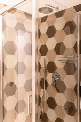 Bathroom 3, Mama House, Milano