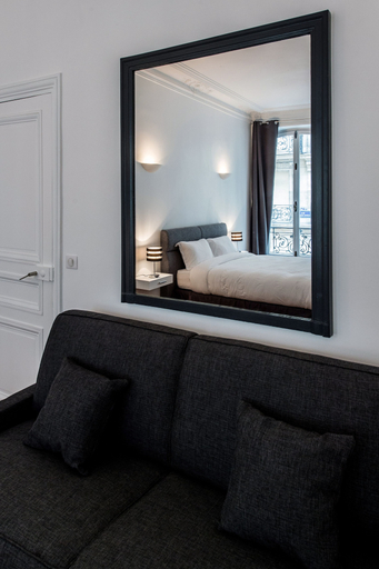 Bedroom 4, Paris Square, Paris