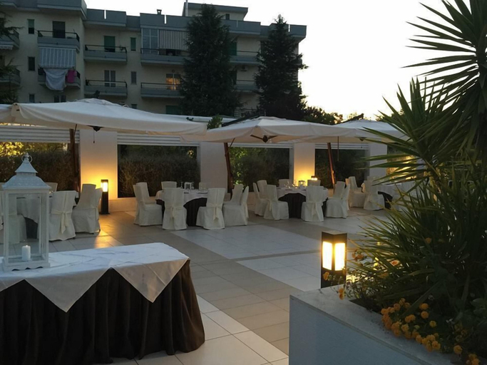 Exterior & Views 2, Hotel Pineta Wellness & Spa, Bari