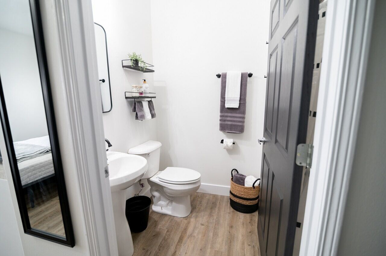 Bathroom 3, Conestoga Quarters, Cole