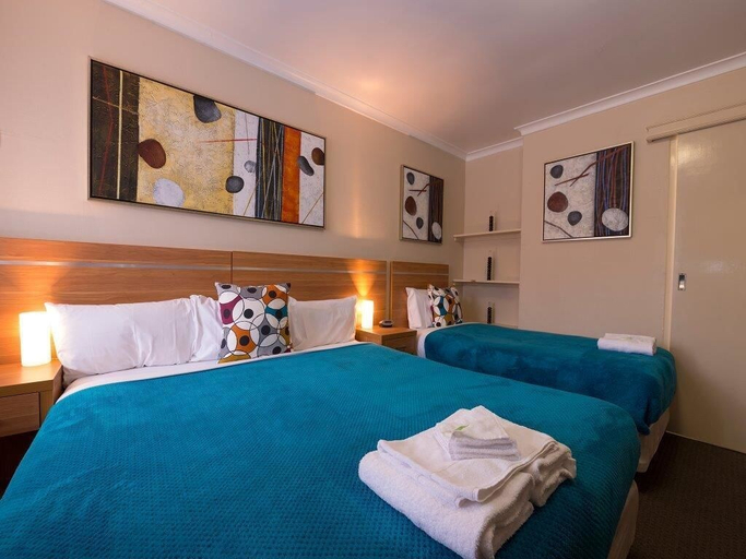 Bedroom 3, 3 Sisters Motel, Blue Mountains