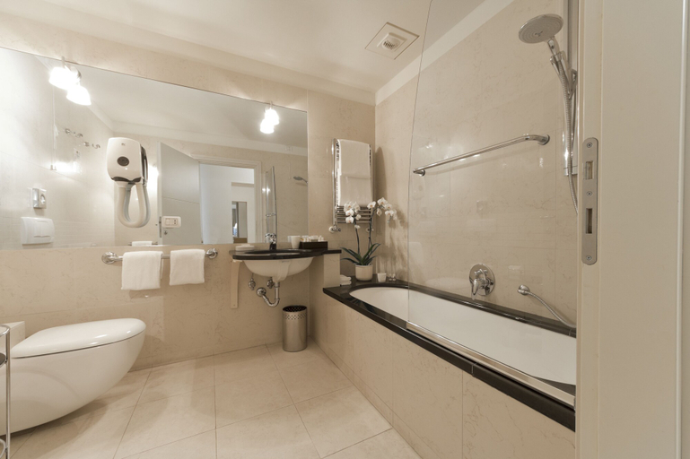 Bathroom 4, Residence Hilda, Florence
