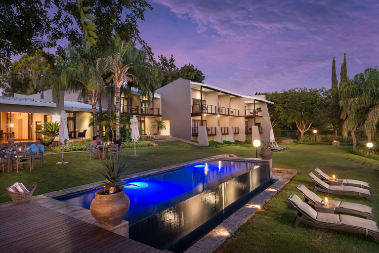 Exterior & Views
