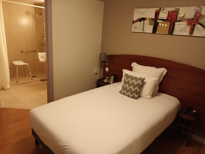 Bedroom 3, Hôtel des Arcades de Cachan Grand Paris Sud, Val-de-Marne