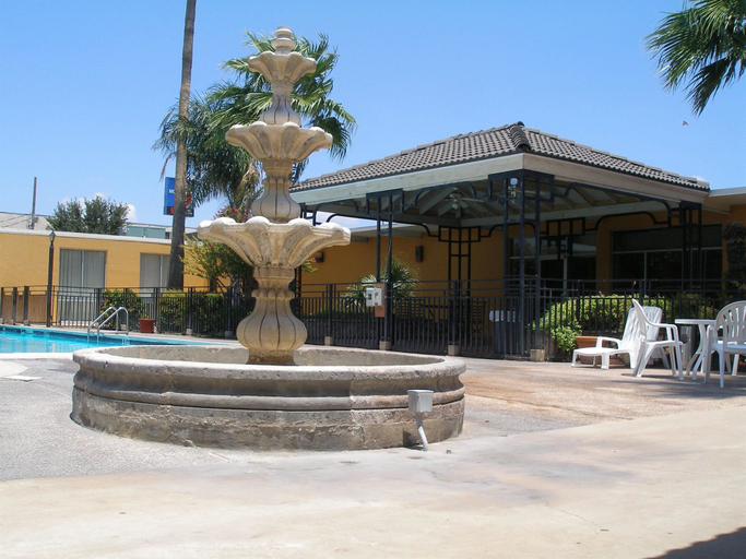 Exterior & Views 2, Americas Best Value Inn Laredo, Webb