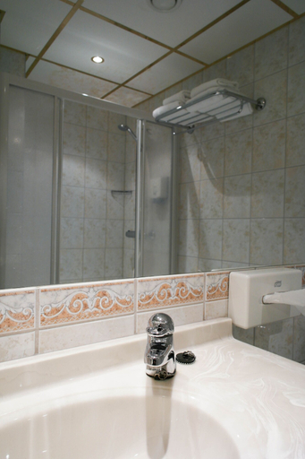 Bathroom 4, Quality Hotel Augustin, Trondheim