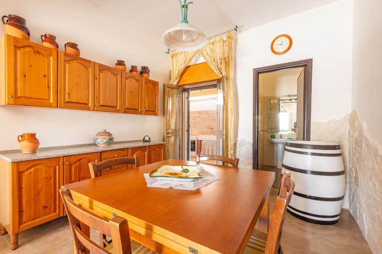 Dining room, 3032 Casa di Ada by Barbarhouse, Taranto