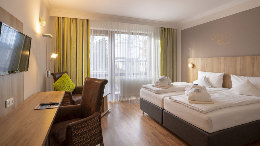 Bedroom 3, Aqualux Wellness & Tagungshotel, Fulda