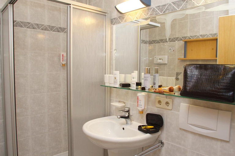 Bathroom 4, Panorama Hotel Turracher Höhe, Murau
