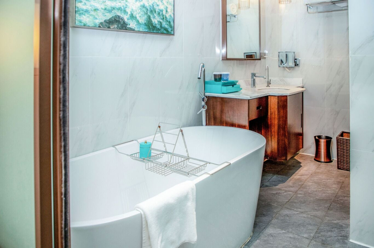 Bathroom 5, Junluxe Meizhou Island IECC, Putian