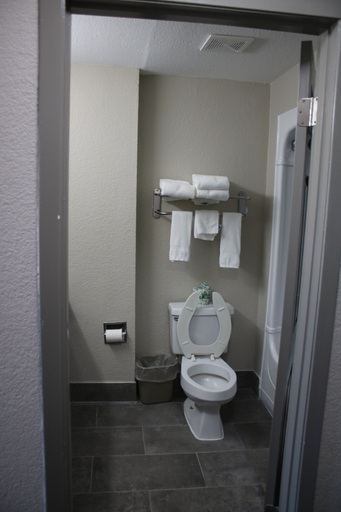 Bathroom 4, Days Inn by Wyndham Waco University Area, McLennan