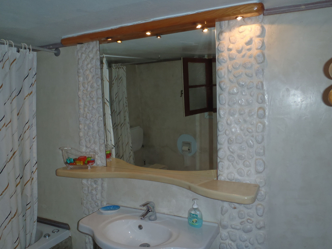 Bathroom 5, Studios and Suites Rania, South Aegean