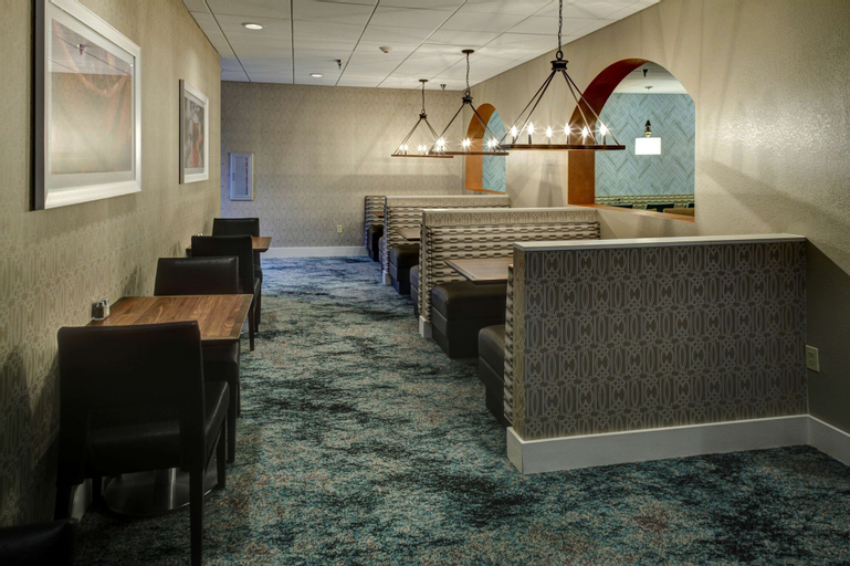 Food & Drinks 5, Embassy Suites Williamsburg, Williamsburg
