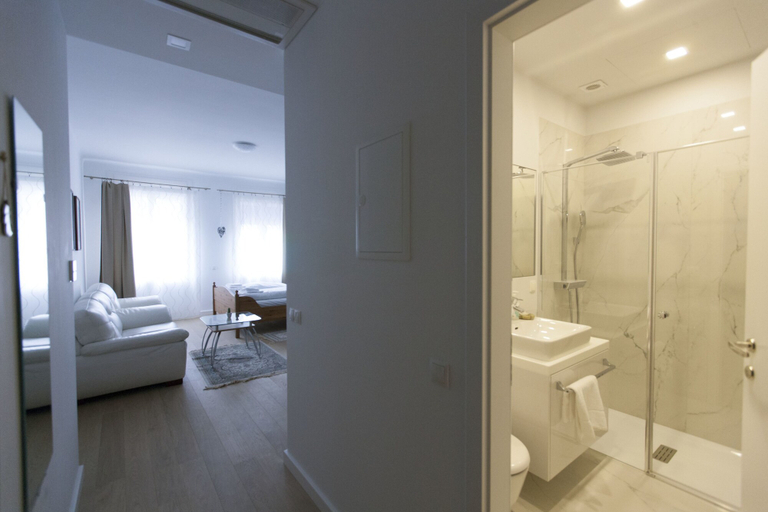 Bathroom 4, Heart of Vienna Homes, Wien