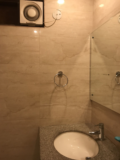 Bathroom 4, Hotel Avtar At New Delhi Railway Station, Delhi