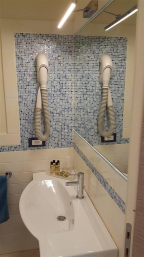 Bathroom 5, Villaggio Il Gabbiano, Vibo Valentia