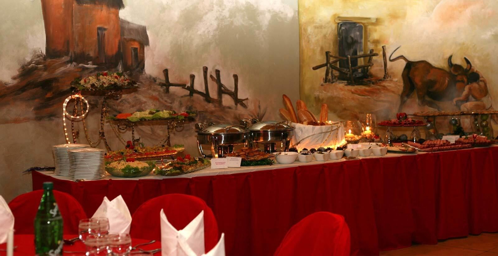 Food & Drinks 4, Les Herons, Analamanga