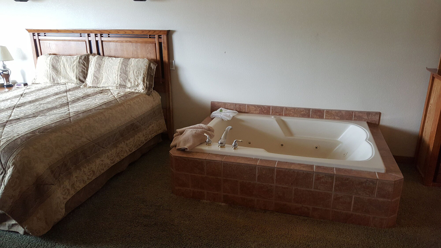 Bedroom 2, Robinhood Resort, San Bernardino