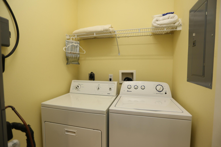 Bathroom 3, The Shore House, Gulf