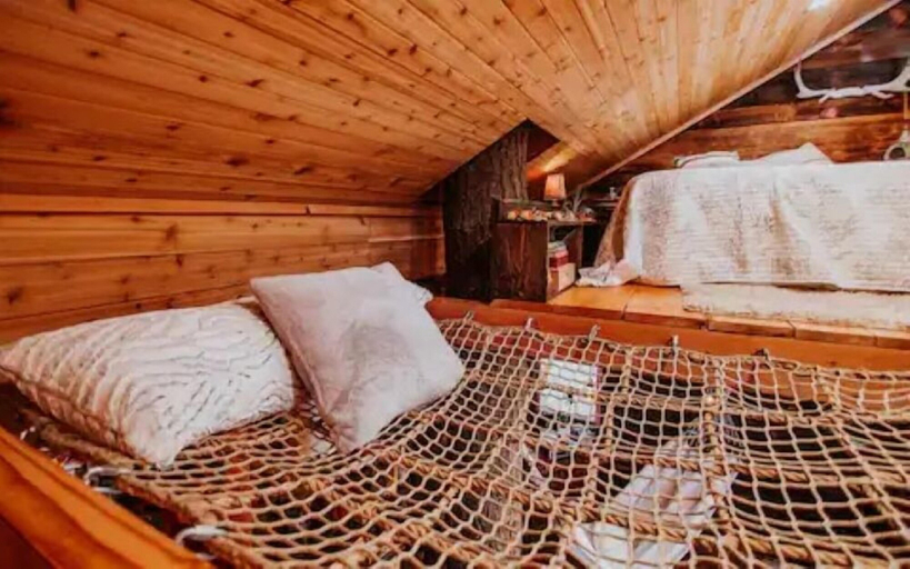 Bedroom 3, Treehouse over the water - Eagle's Nest, Clallam