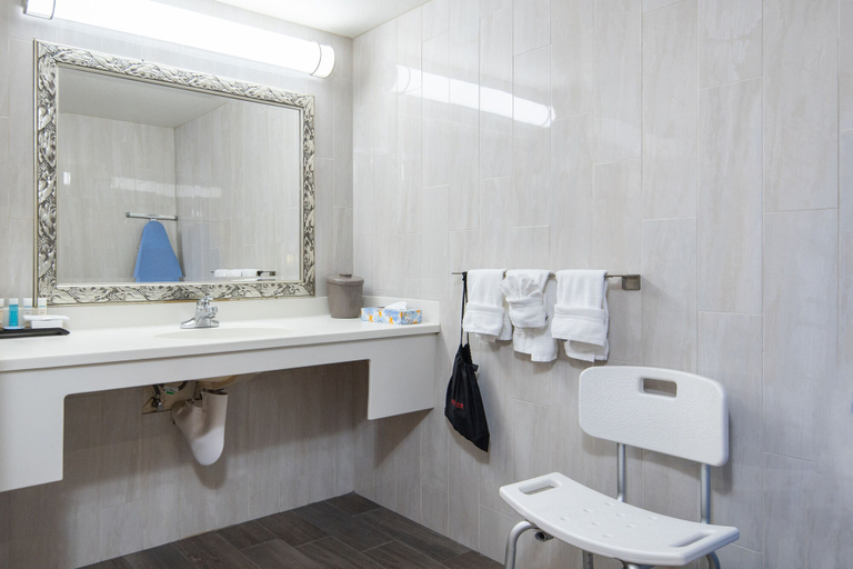 Bathroom 4, Atherton Park Inn & Suites, San Mateo