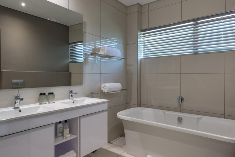 Bathroom 5, River Place Manor, Siyanda