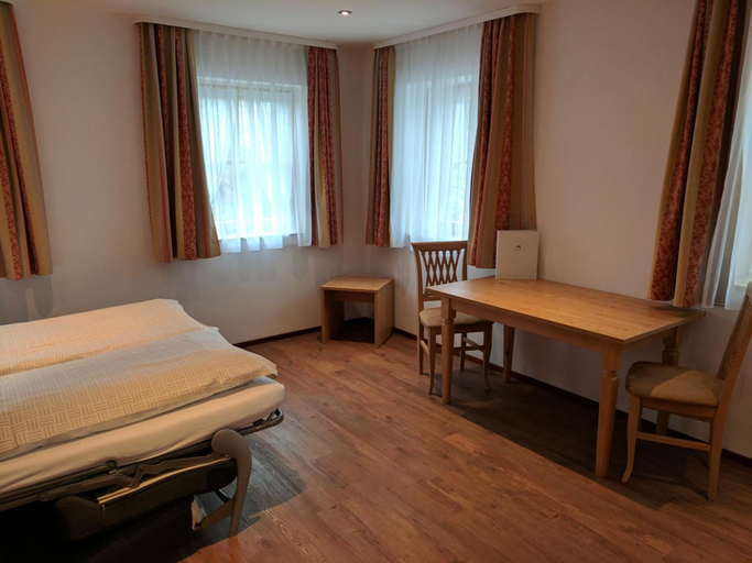 Bedroom 4, Gasthaus Weingast, Rosenheim