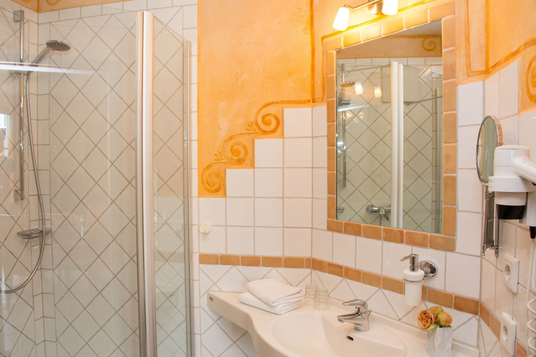Bathroom 3, Hotel Casa Rustica, Ortenaukreis