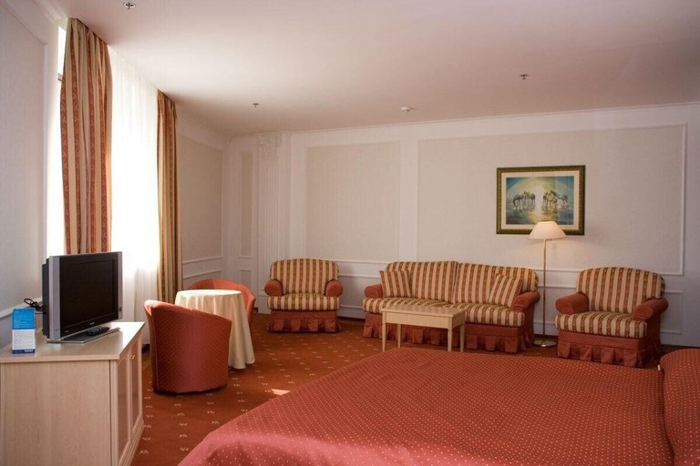 Bedroom 3, Borodino Hotel, North-Eastern