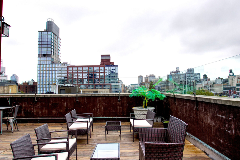 Others 5, The Ridge Hotel, New York