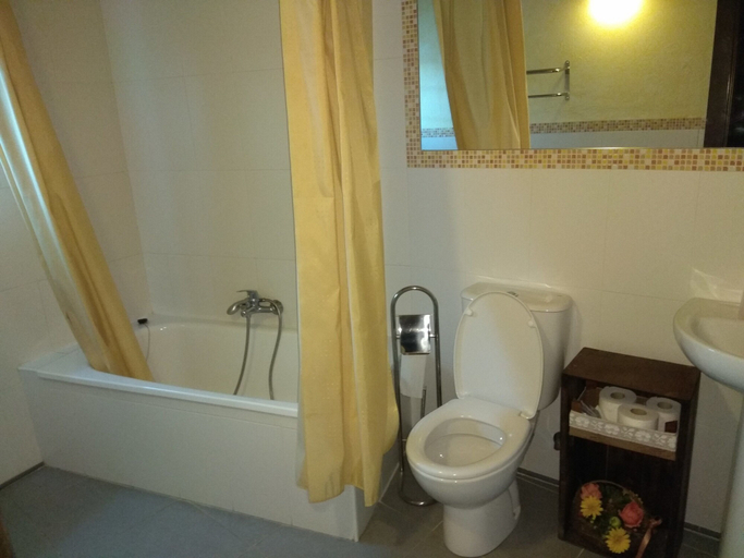 Bathroom 5, La Cerca de Doña Jimena, Burgos