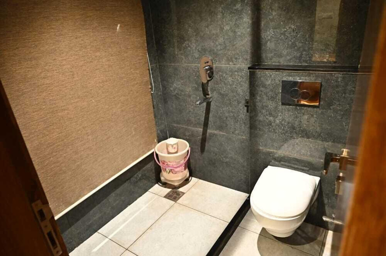 Bathroom 3, Nakshatra Resort & Garden, Shivpuri