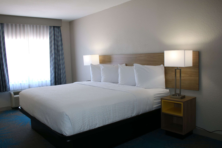 Bedroom 3, Days Inn by Wyndham Waco University Area, McLennan