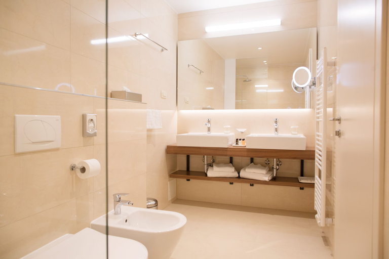 Bathroom 5, Grand Hotel Bernardin - Sava Hotels & Resorts, Piran