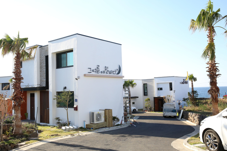 Exterior & Views 2, Aewol Bada Town House, Jeju